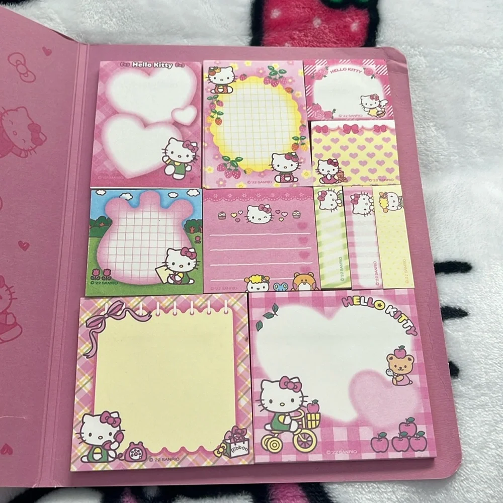 Hello Kitty Memo Book-Style Set of Sticky Notes and Stationary Pages